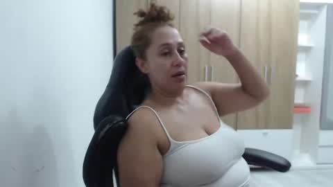 Snapshot of roxanalove7 chatting on June 20, 2026, 11:29 pm Roxana online show from June 20, 2026, 11:29 pm