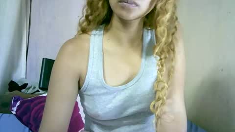 roxanne_98 online show from January 10, 2026, 1:40 am