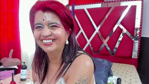 Snapshot of roxettemature chatting on January 23, 2025, 5:52 pm RoxetteMature online show from January 23, 2025, 5:52 pm