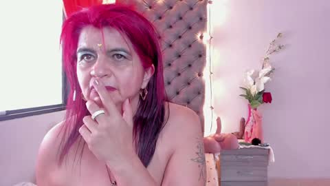 Snapshot of roxettemature chatting on January 25, 2025, 5:40 pm RoxetteMature online show from January 25, 2025, 5:40 pm