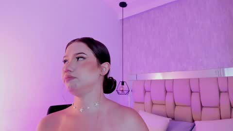 Snapshot of roxie_summers chatting on January 5, 2025, 7:17 am Roxie online show from January 5, 2025, 7:17 am