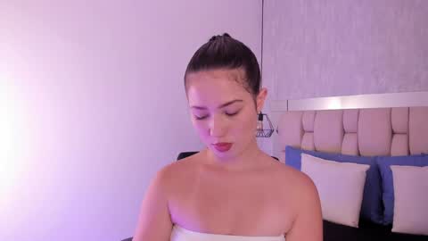 Snapshot of roxie_summers chatting on January 21, 2025, 7:39 pm Roxie online show from January 21, 2025, 7:39 pm