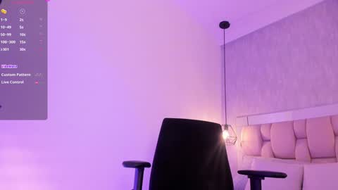 Snapshot of roxie_summers chatting on January 30, 2025, 8:53 pm Roxie online show from January 30, 2025, 8:53 pm