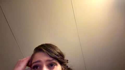 Roxybcali online show from December 14, 2025, 10:09 am