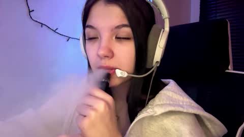 Snapshot of roxiepiurkowski chatting on February 12, 2026, 3:07 pm Hana online show from February 12, 2026, 3:07 pm