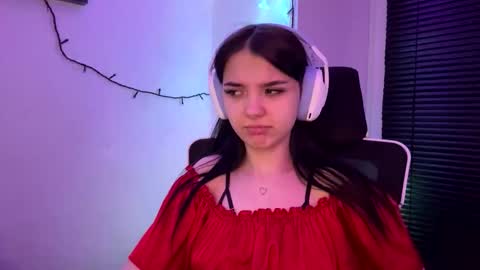Snapshot of roxiepiurkowski chatting on February 20, 2026, 7:14 pm Hana online show from February 20, 2026, 7:14 pm