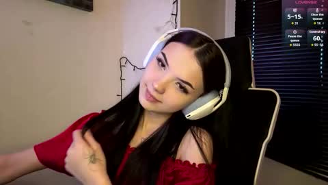 Snapshot of roxiepiurkowski chatting on March 26, 2026, 2:22 pm Hana online show from March 26, 2026, 2:22 pm