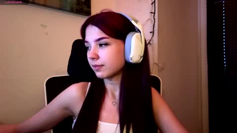 Snapshot of roxiepiurkowski chatting on April 2, 2026, 3:09 pm Hana online show from April 2, 2026, 3:09 pm
