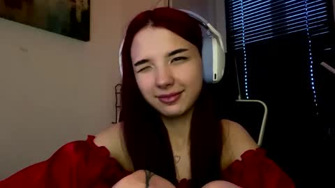 Snapshot of roxiepiurkowski chatting on April 16, 2026, 3:35 pm Hana online show from April 16, 2026, 3:35 pm