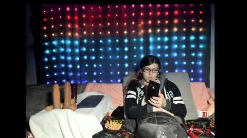 roxihazeleyes online show from January 30, 2025, 6:24 am