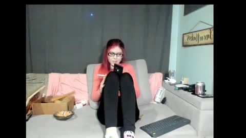 roxihazeleyes online show from February 24, 2025, 1:13 am