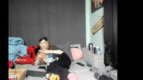 roxihazeleyes online show from February 12, 2026, 7:25 am