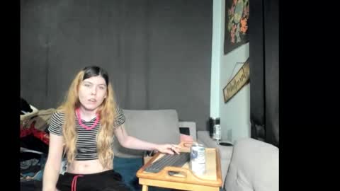 roxihazeleyes online show from March 2, 2026, 5:08 am