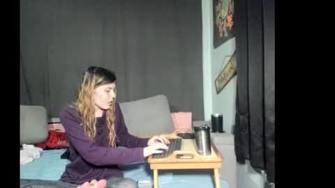 roxihazeleyes online show from March 14, 2026, 12:10 pm