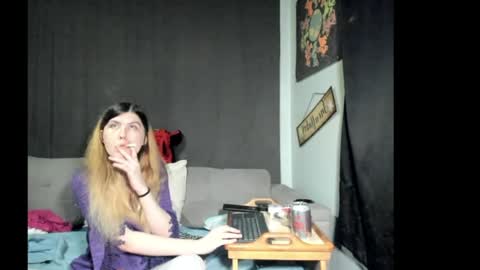 roxihazeleyes online show from April 10, 2026, 3:56 am