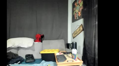 Snapshot of roxihazeleyes chatting on May 12, 2026, 12:35 pm roxihazeleyes online show from May 12, 2026, 12:35 pm