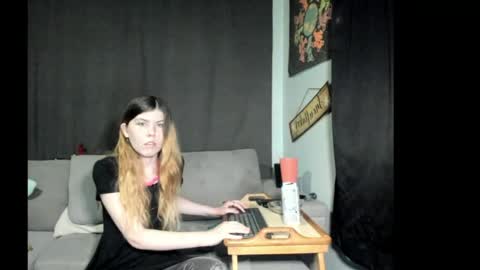 Snapshot of roxihazeleyes chatting on May 19, 2026, 11:38 am roxihazeleyes online show from May 19, 2026, 11:38 am