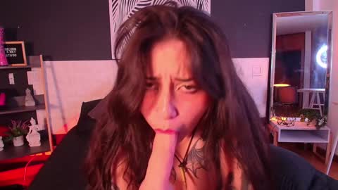 Roxxan online show from December 18, 2024, 9:47 am