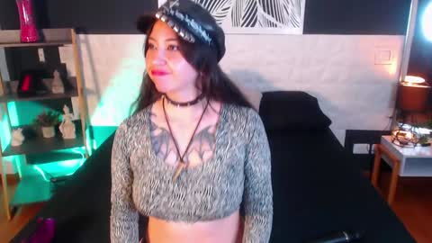 Roxxan online show from January 22, 2025, 4:02 am