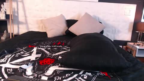 Roxxan online show from February 20, 2025, 9:22 am