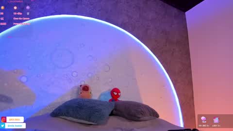 Snapshot of roxxxevelvet chatting on February 21, 2025, 4:37 pm Roxx IG online show from February 21, 2025, 4:37 pm