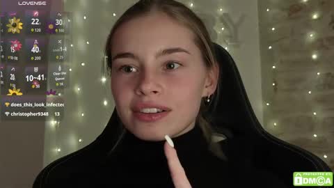 Snapshot of roxxxie_reid chatting on April 21, 2026, 8:12 pm Roxieex ABBY online show from April 21, 2026, 8:12 pm