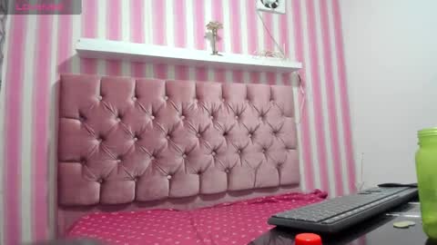 Snapshot of roxxy_velasquez chatting on December 22, 2024, 5:10 pm roxxy_velasquez online show from December 22, 2024, 5:10 pm