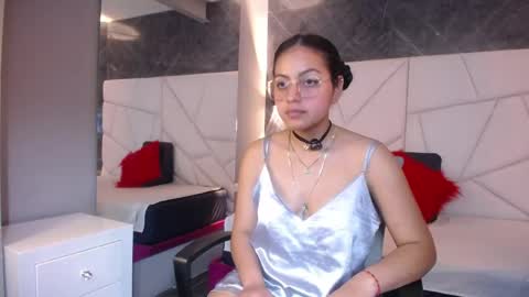 Snapshot of roxxyblack01 chatting on May 22, 2026, 7:41 pm Roxxy online show from May 22, 2026, 7:41 pm