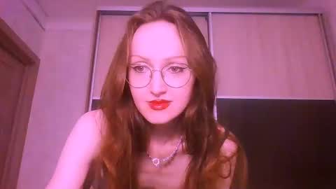 Roxxy Wharton online show from June 28, 2026, 12:00 pm