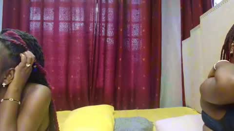 Snapshot of roxy_heather chatting on March 6, 2026, 5:48 am Roxy online show from March 6, 2026, 5:48 am
