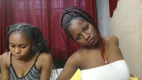 Snapshot of roxy_heather chatting on March 14, 2026, 4:07 am Roxy online show from March 14, 2026, 4:07 am