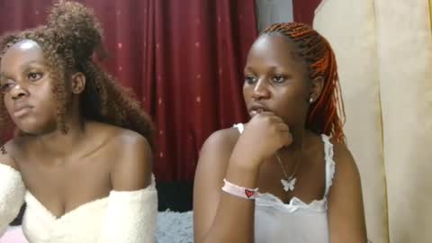 Snapshot of roxy_heather chatting on March 23, 2026, 9:19 pm Roxy online show from March 23, 2026, 9:19 pm