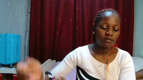 Snapshot of roxy_heather chatting on April 2, 2026, 3:48 am Roxy online show from April 2, 2026, 3:48 am