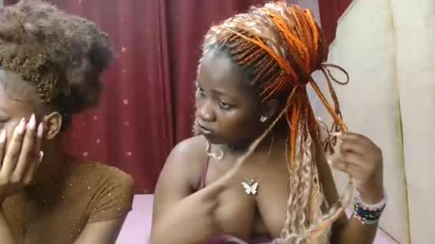 Snapshot of roxy_heather chatting on April 4, 2026, 4:15 pm Roxy online show from April 4, 2026, 4:15 pm