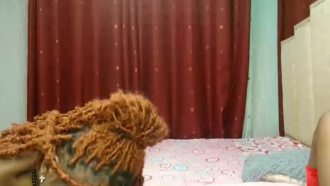 Snapshot of roxy_heather chatting on April 9, 2026, 6:35 pm Roxy online show from April 9, 2026, 6:35 pm