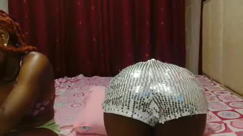 Snapshot of roxy_heather chatting on April 14, 2026, 6:03 pm Roxy online show from April 14, 2026, 6:03 pm