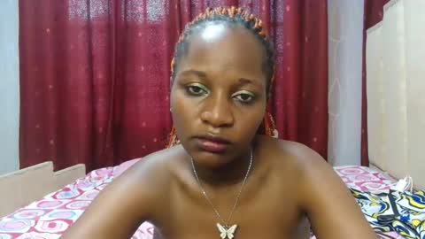 Snapshot of roxy_heather chatting on April 15, 2026, 6:09 am Roxy online show from April 15, 2026, 6:09 am