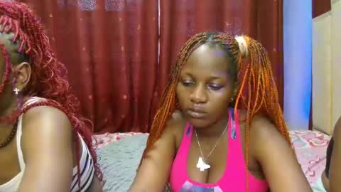 Snapshot of roxy_heather chatting on April 17, 2026, 9:45 am Roxy online show from April 17, 2026, 9:45 am