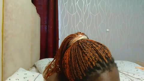 Snapshot of roxy_heather chatting on April 25, 2026, 7:55 am Roxy online show from April 25, 2026, 7:55 am