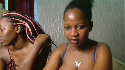 Snapshot of roxy_heather chatting on May 7, 2026, 4:07 am Roxy online show from May 7, 2026, 4:07 am