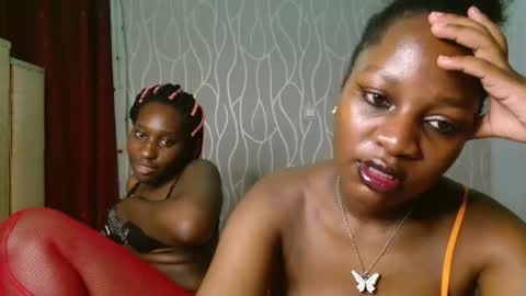 Snapshot of roxy_heather chatting on May 8, 2026, 4:01 pm Roxy online show from May 8, 2026, 4:01 pm