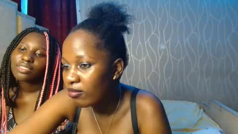 Snapshot of roxy_heather chatting on May 9, 2026, 4:06 am Roxy online show from May 9, 2026, 4:06 am