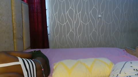 Snapshot of roxy_heather chatting on May 14, 2026, 6:53 am Roxy online show from May 14, 2026, 6:53 am