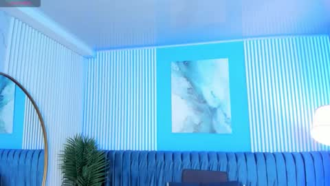 Roxy hell online show from September 28, 2025, 12:54 pm