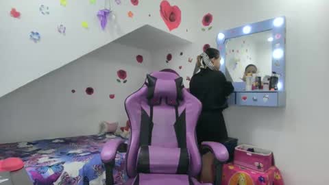 Snapshot of roxy_lu_07 chatting on October 20, 2025, 1:50 am Roxy online show from October 20, 2025, 1:50 am