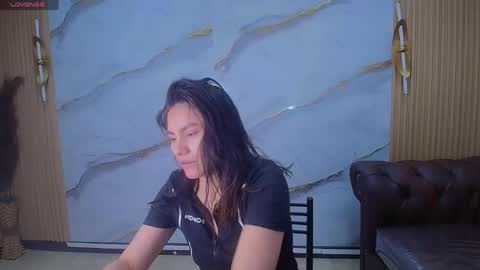 Snapshot of roxy_luxe_tf chatting on June 2, 2026, 12:40 pm Roxy online show from June 2, 2026, 12:40 pm