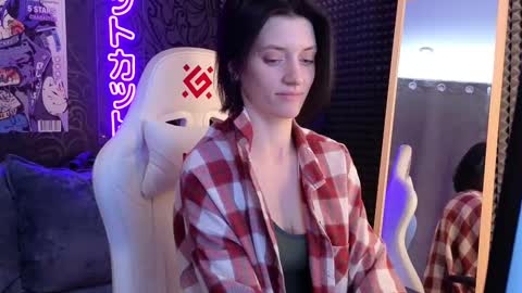 roxy_riot_ online show from February 21, 2025, 7:34 am