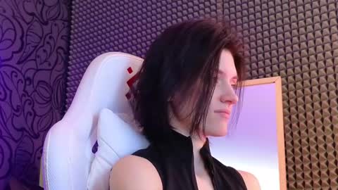 roxy_riot_ online show from February 23, 2025, 7:33 am