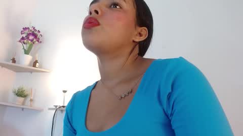 roxy_stone1 online show from September 11, 2025, 7:25 pm