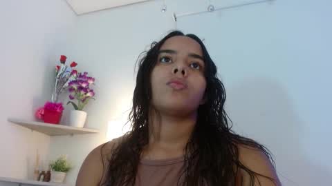 roxy_stone1 online show from October 6, 2025, 7:22 pm